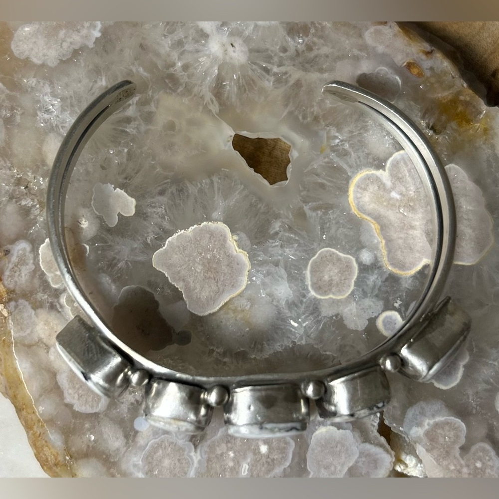 NWT Augistine Largo Navajo handmade White Buffalo Bracelet - Picture 7 of 8